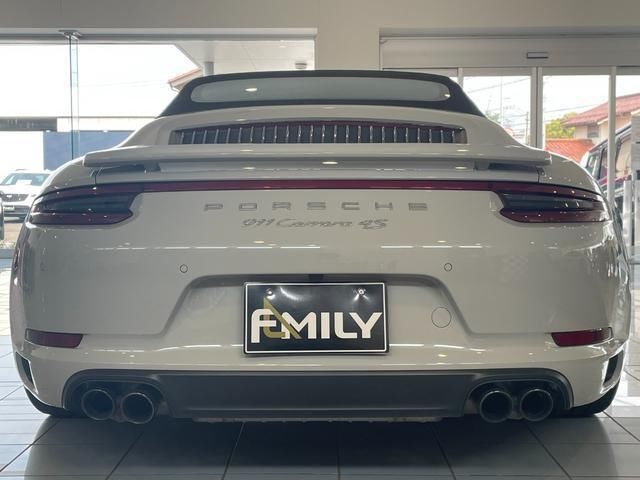 2018 Porsche 911 thumbnail 4