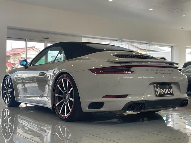 2018 Porsche 911 thumbnail 6