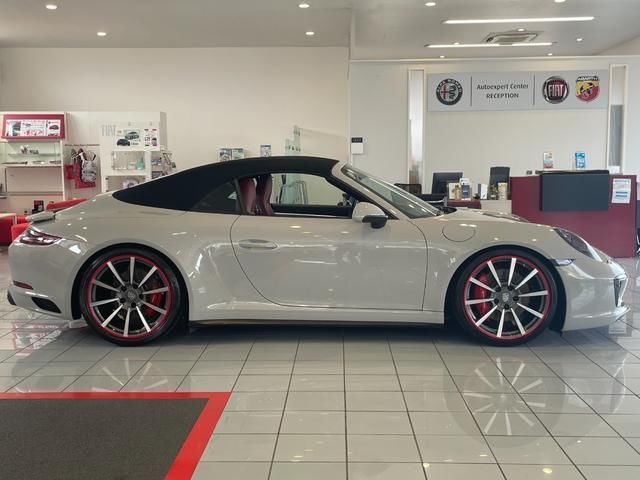 2018 Porsche 911 thumbnail 8