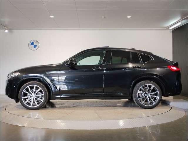 صورة 9 لـ 2023 BMW X4