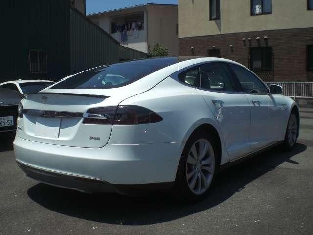 صورة 4 لـ 2014 Tesla MODEL S