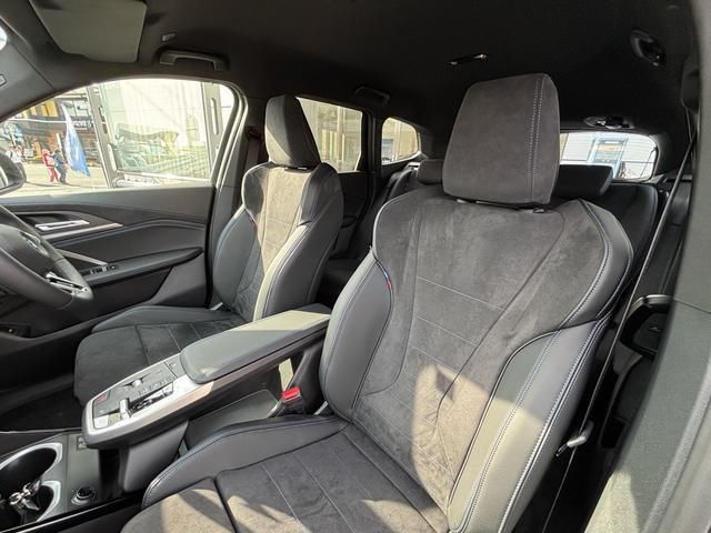 2025 BMW IX1 照片 3