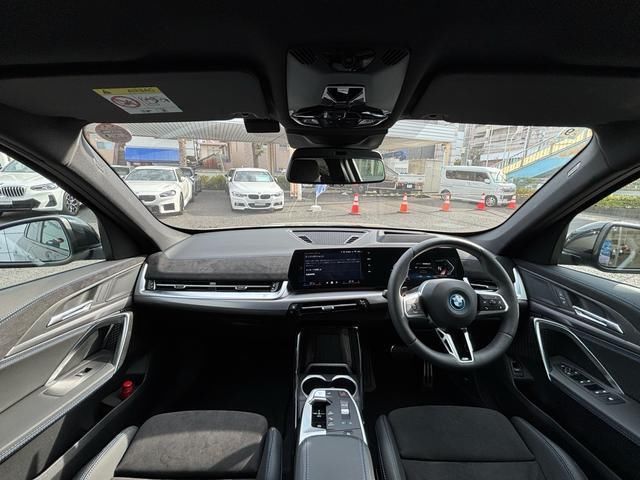 2025 BMW IX1 照片 6
