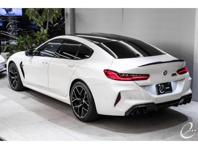 2021 BMW M8 — фото 2