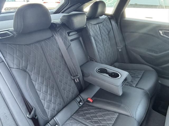 صورة 5 لـ 2025 AUDI S5 AVANT