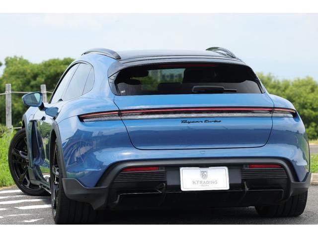 صورة 2 لـ 2022 Porsche TAYCAN CROSS TURISMO