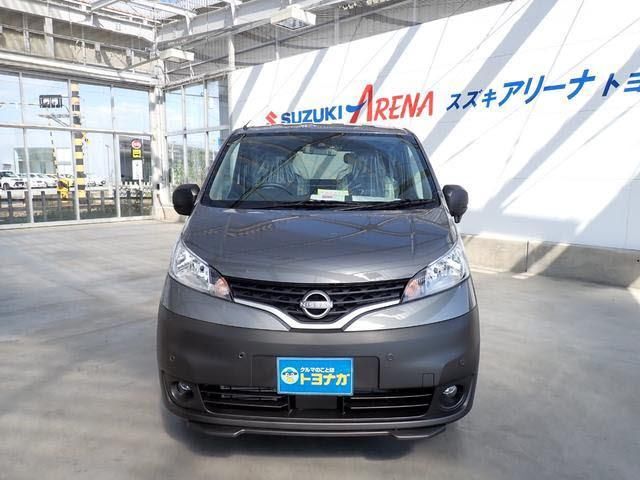 2025 Nissan NV200VANETTE WAGON 照片 2