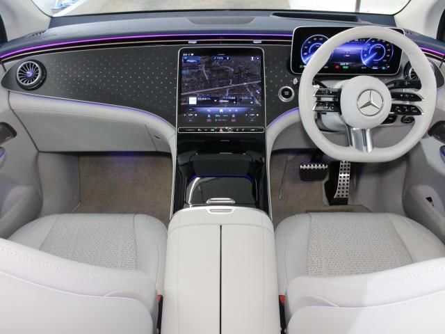 2024 Mercedes-BENZ EQE photo 2