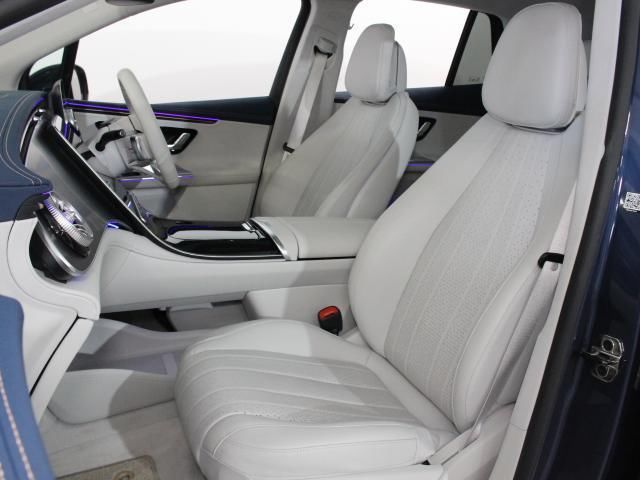 2024 Mercedes-BENZ EQE photo 8