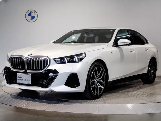 2024 BMW 5 SERIES — фото 1
