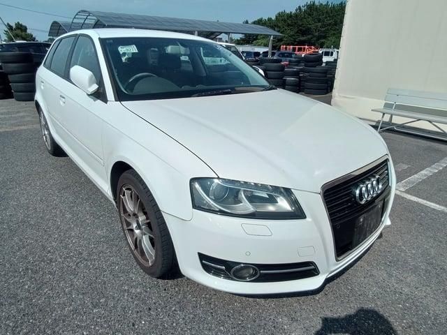 2010 AUDI A3 — фото 1