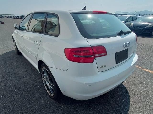2010 AUDI A3 — фото 3