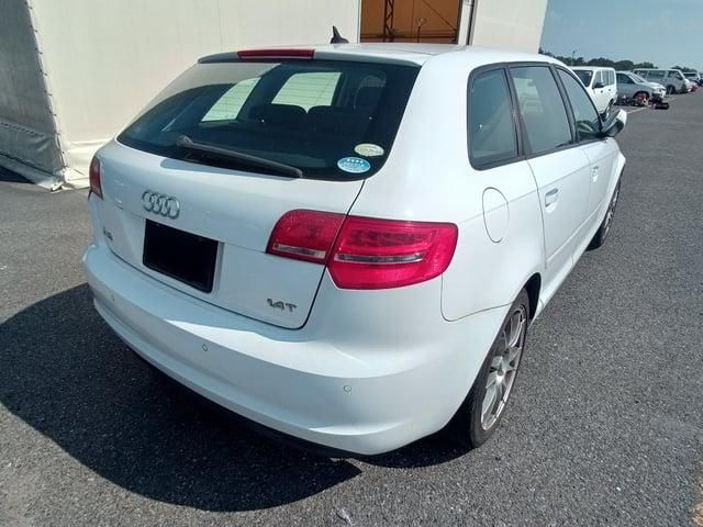 2010 AUDI A3 — фото 4