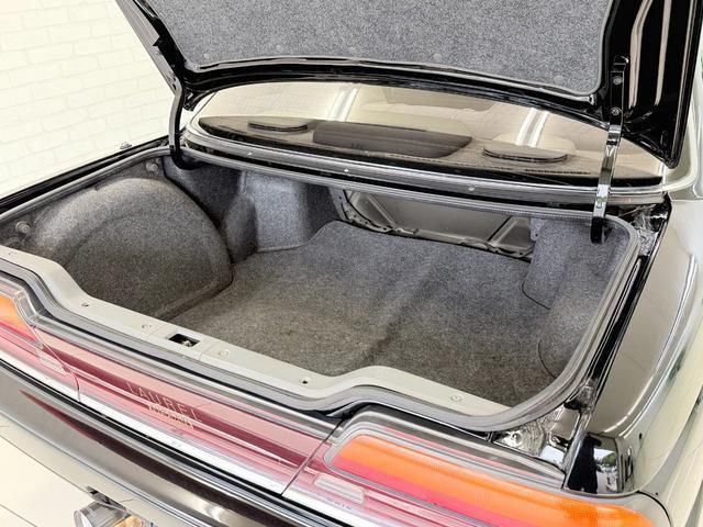 1990 Nissan LAUREL 照片 5