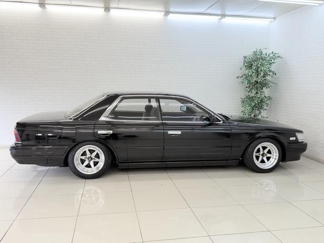 1990 Nissan LAUREL 照片 9