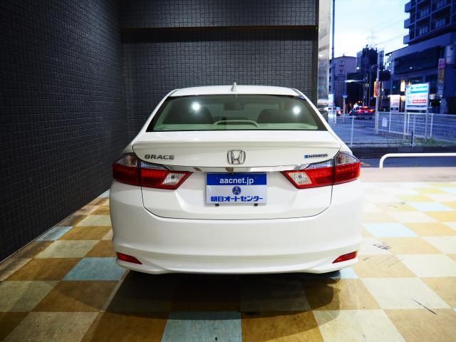 2015 Honda GRACE — фото 2