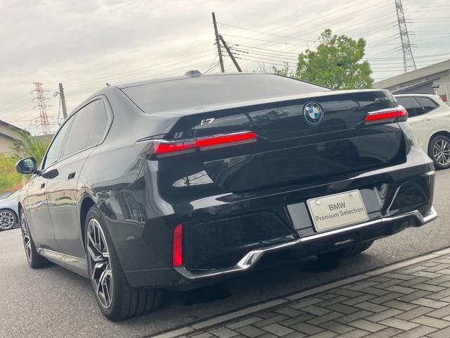 2025 BMW I7 — фото 8
