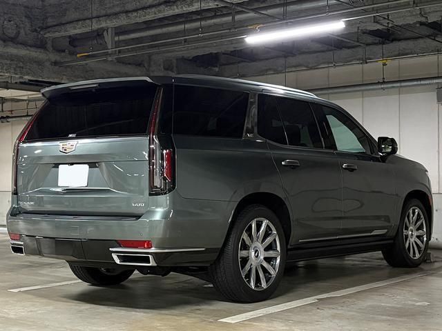 صورة مصغرة 2 لـ 2023 Cadillac ESCALADE