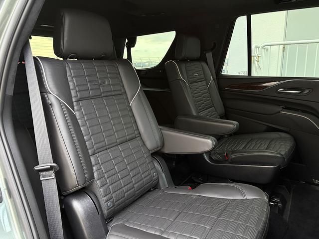 صورة مصغرة 8 لـ 2023 Cadillac ESCALADE