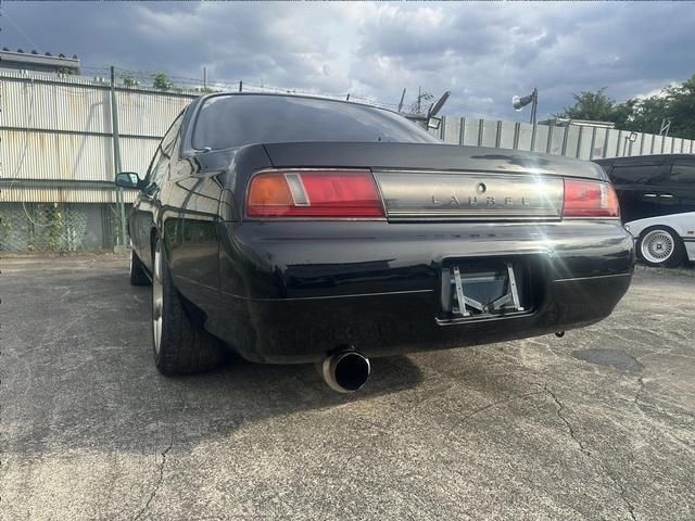 1994 Nissan LAUREL 照片 4
