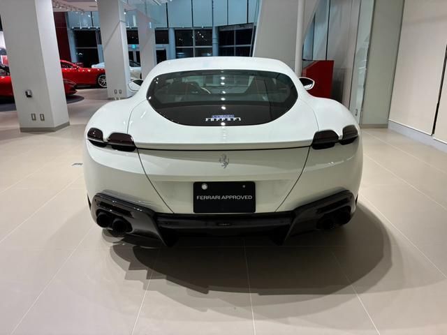 2022 Ferrari ROMA — миниатюра 5