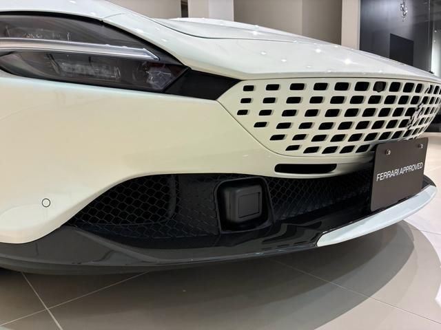 2022 Ferrari ROMA — миниатюра 9