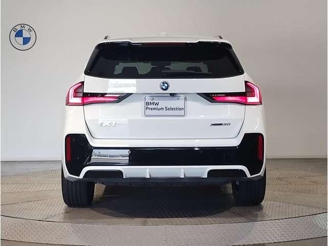 2025 BMW IX1 照片 8