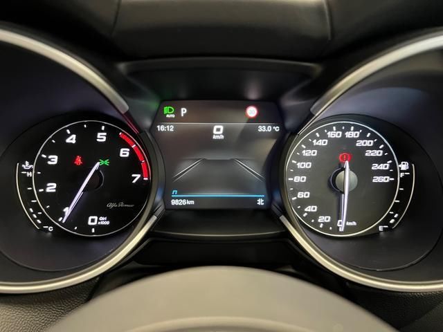 2023 ALFA Romeo STELVIO 照片 6