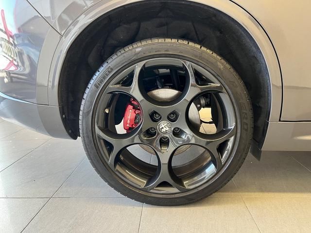 2023 ALFA Romeo STELVIO 照片 9