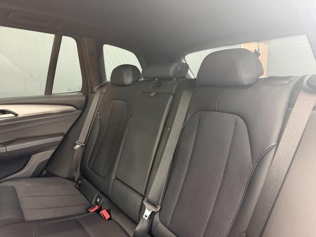 2017 BMW X3 photo 4