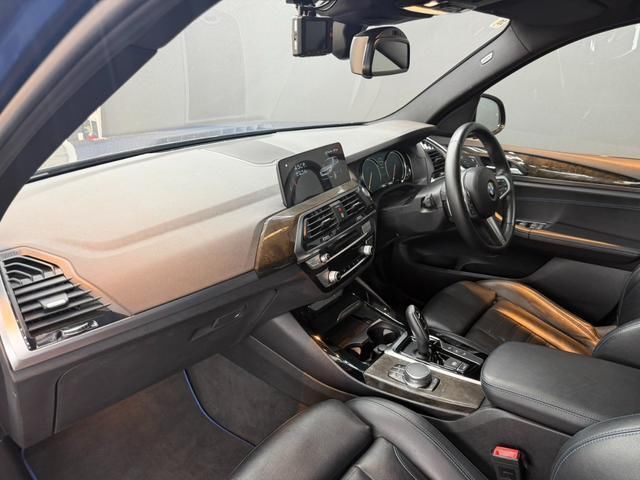 2017 BMW X3 photo 2