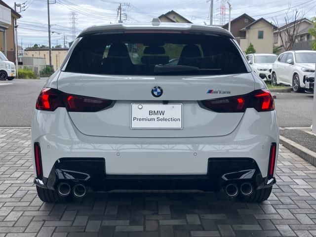 2026 BMW 1 SERIES 缩略图 2