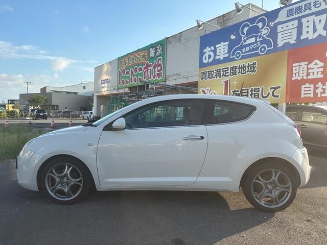 2014 ALFA Romeo MITO 照片 3