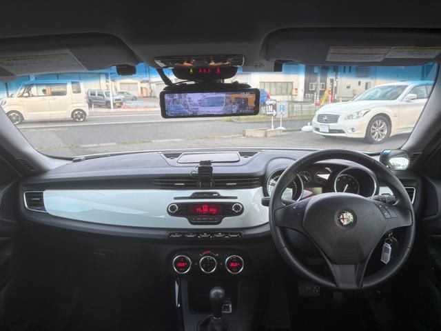 2012 ALFA Romeo GIULIETTA photo 8