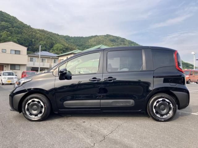 صورة 2 لـ 2026 Toyota SIENTA