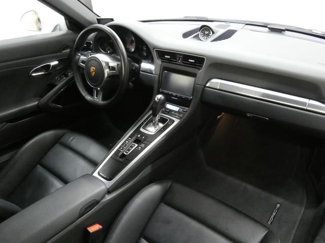 صورة 9 لـ 2015 Porsche 911