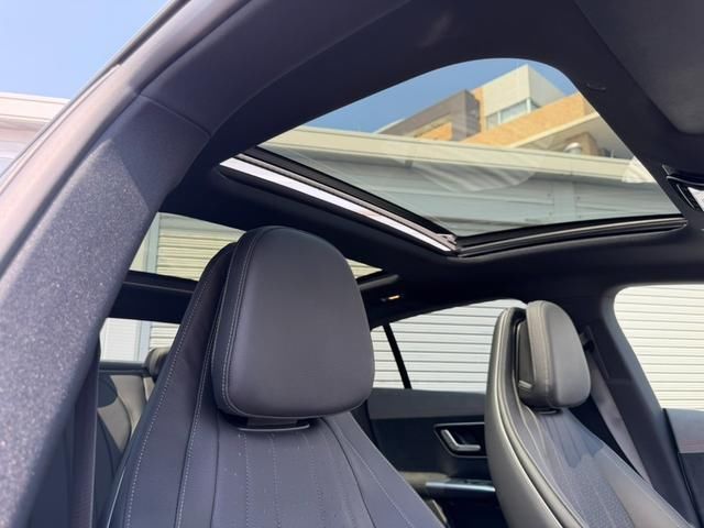 2023 Mercedes-BENZ EQE photo 8