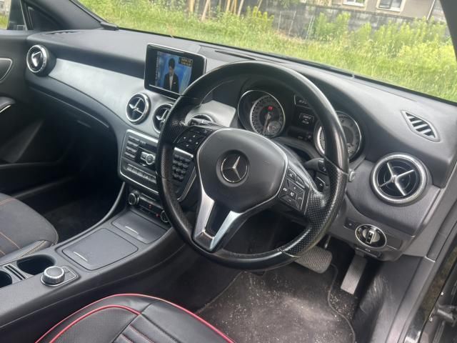 صورة 4 لـ 2013 Mercedes-BENZ CLA