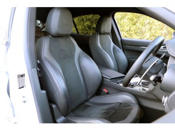 صورة 9 لـ 2019 ALFA Romeo STELVIO