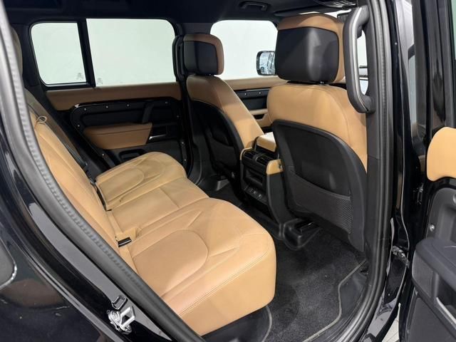 صورة 8 لـ 2025 LAND Rover DEFENDER