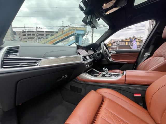 2020 BMW X7 照片 2