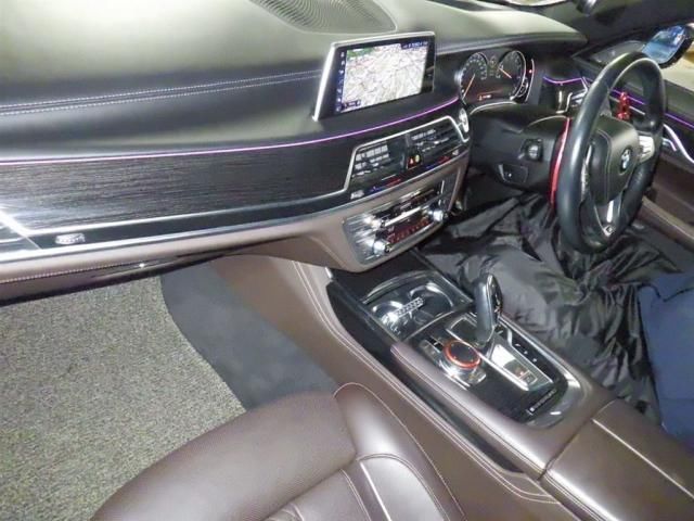صورة 3 لـ 2016 BMW 7 SERIES