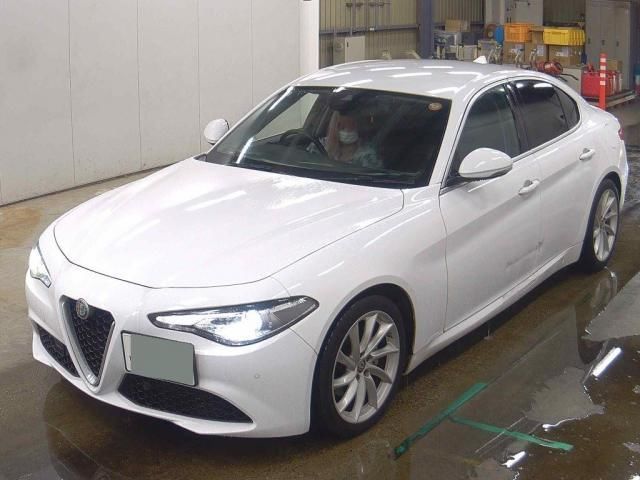 2018 ALFA Romeo JUNIOR 照片 5
