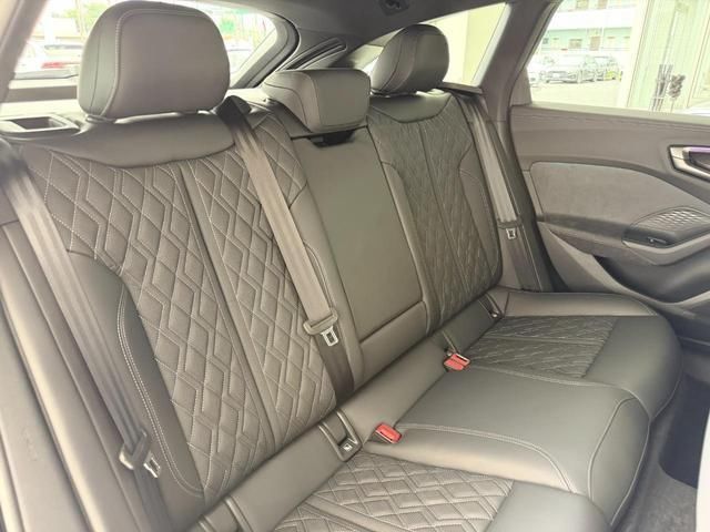صورة 5 لـ 2025 AUDI S5 AVANT