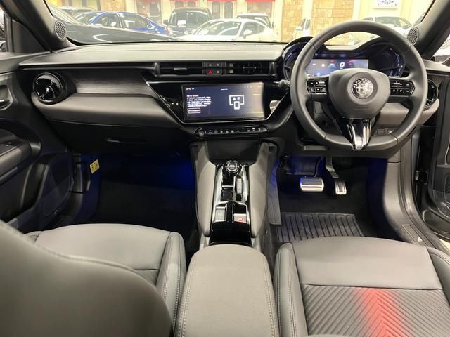 2025 ALFA Romeo JUNIOR 照片 3