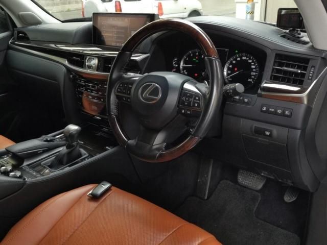 صورة 3 لـ 2016 Lexus LX