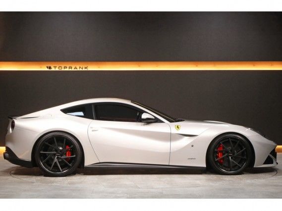 صورة 3 لـ 2013 Ferrari F12 BERLINETTA