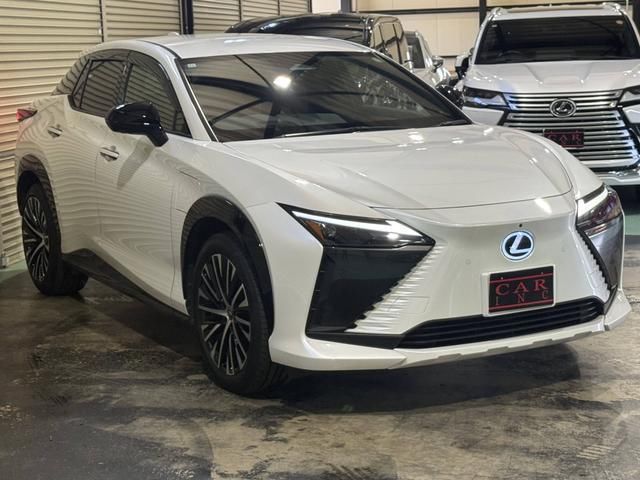 2023 Lexus RZ photo 2