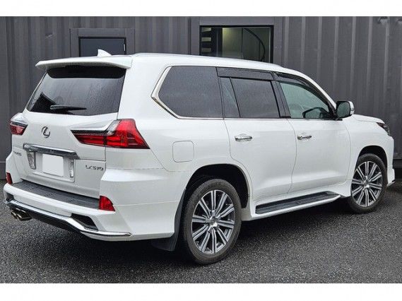 2015 Lexus LX photo 2