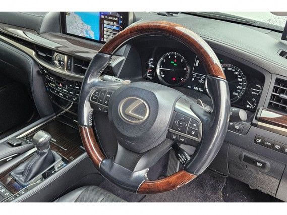 2015 Lexus LX photo 8